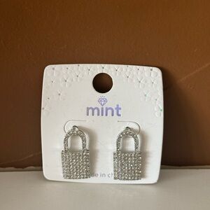 Mint Silver Fashion Lock Earrings – NWOT